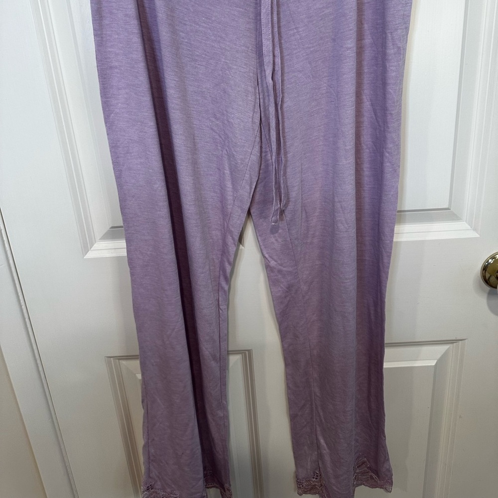 Natori Lilac Sleepwear with Lace Detail - Picture 4 of 7